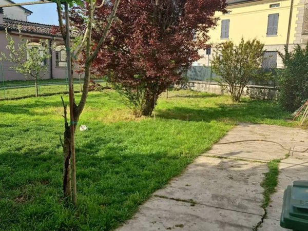casa indipendente in vendita a Sabbioneta in zona Ponteterra