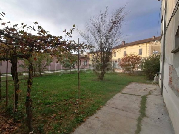casa indipendente in vendita a Sabbioneta in zona Ponteterra