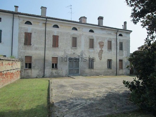 casa indipendente in vendita a Sabbioneta