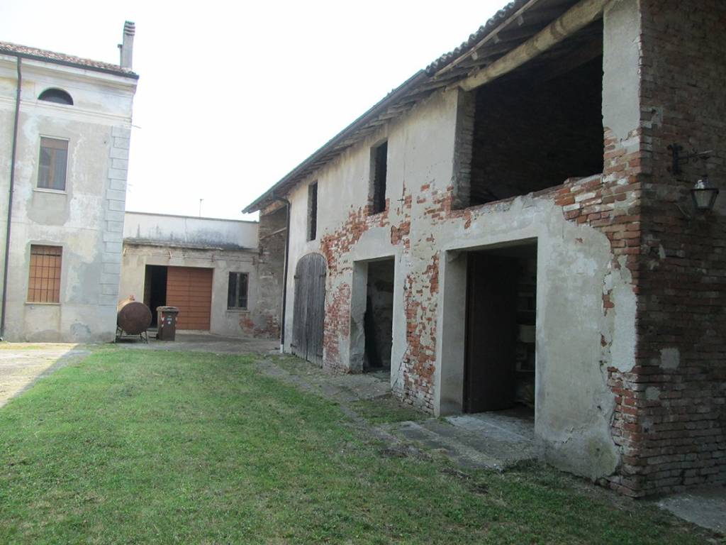 casa indipendente in vendita a Sabbioneta