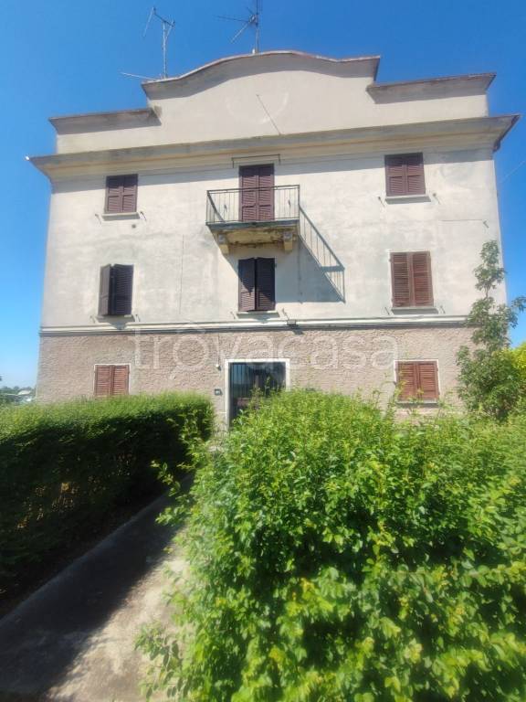 casa indipendente in vendita a Sabbioneta in zona Villa Pasquali