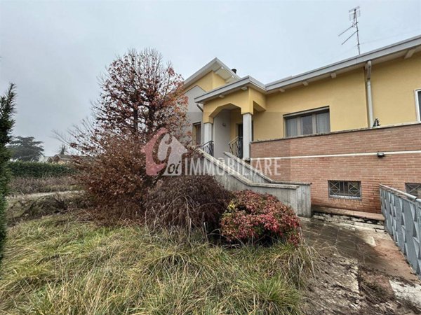 casa indipendente in vendita a Sabbioneta in zona Villa Pasquali