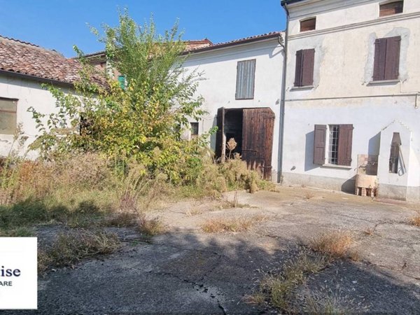 casa indipendente in vendita a Sabbioneta in zona Villa Pasquali
