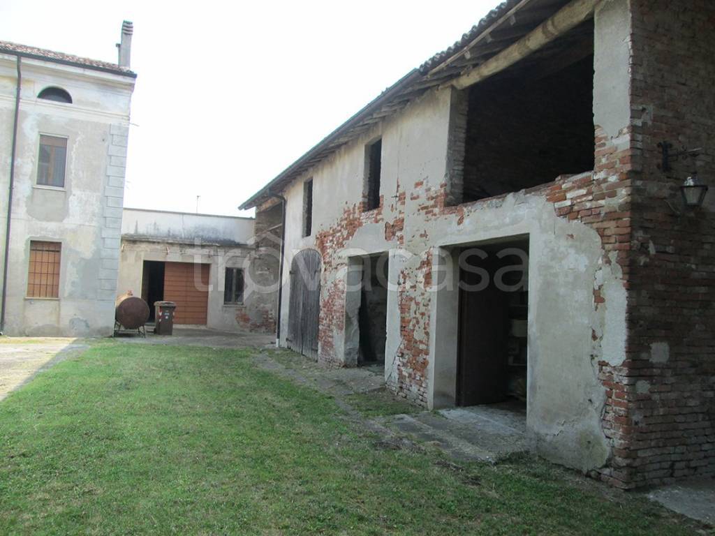 casa indipendente in vendita a Sabbioneta