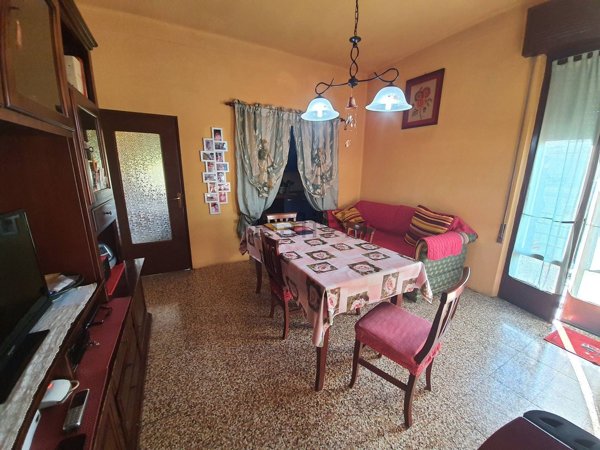 casa indipendente in vendita a Sabbioneta in zona Ponteterra