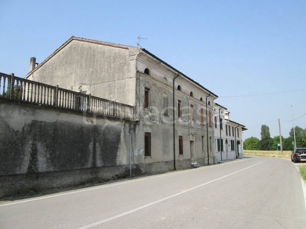 casa indipendente in vendita a Sabbioneta