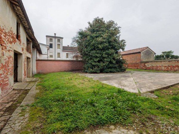 casa indipendente in vendita a Sabbioneta