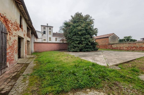 casa indipendente in vendita a Sabbioneta