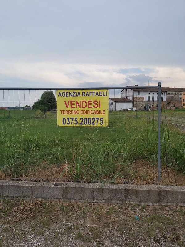 terreno edificabile in vendita a Sabbioneta in zona Ponteterra