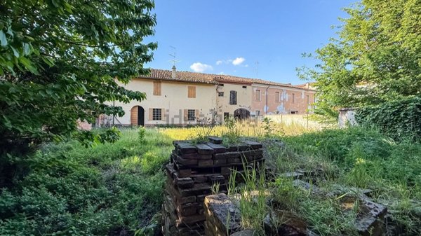 casa indipendente in vendita a Sabbioneta in zona Ponteterra