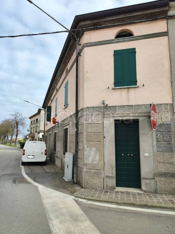 casa indipendente in vendita a Sabbioneta in zona Breda Cisoni