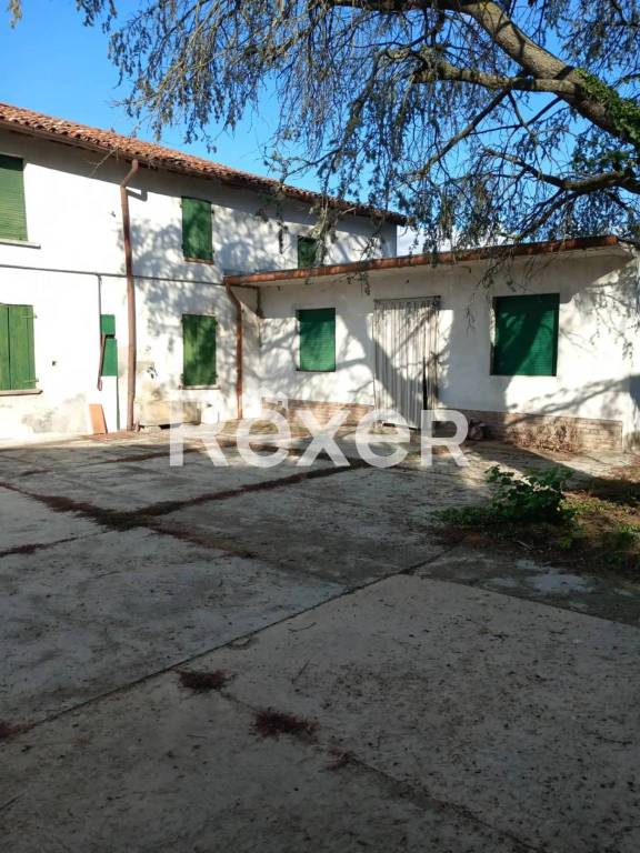 casa indipendente in vendita a Sabbioneta in zona Villa Pasquali