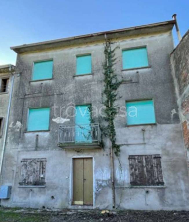 casa indipendente in vendita a San Benedetto Po in zona Portiolo
