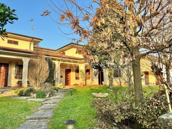 casa indipendente in vendita a San Benedetto Po