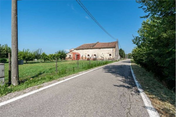 casa indipendente in vendita a San Benedetto Po