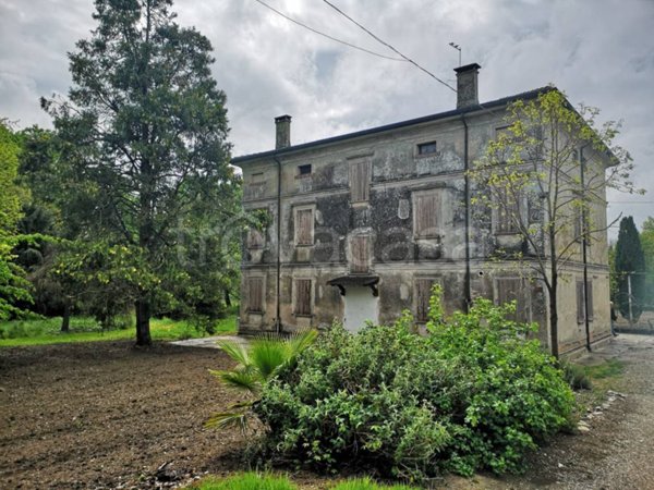 casa indipendente in vendita a San Benedetto Po