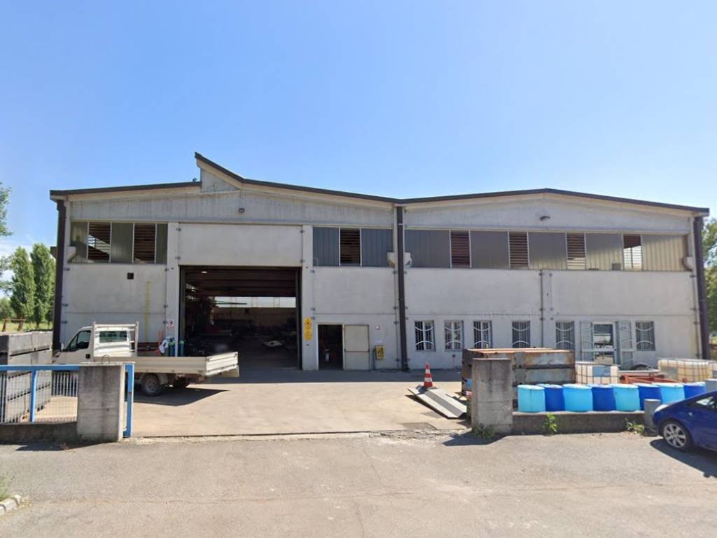 locale commerciale in vendita a San Benedetto Po