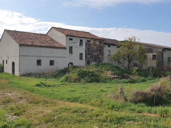 casa indipendente in vendita a San Benedetto Po