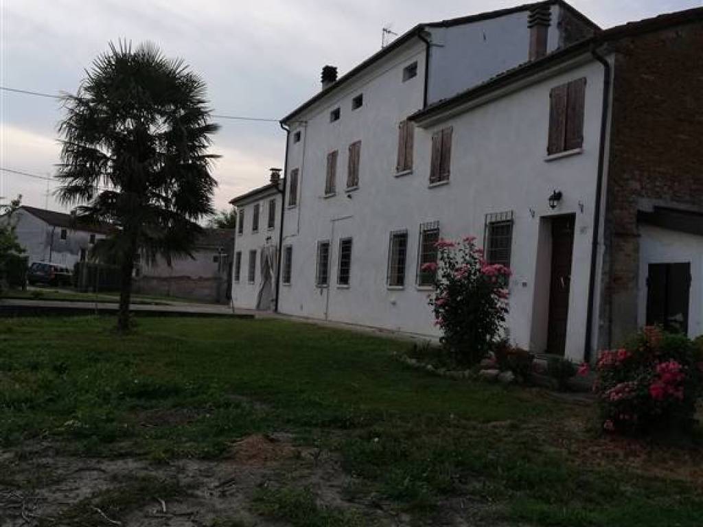 casa indipendente in vendita a San Benedetto Po in zona Mirasole
