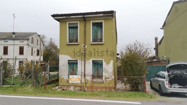 casa indipendente in vendita a San Benedetto Po