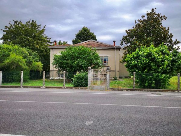 casa indipendente in vendita a San Benedetto Po