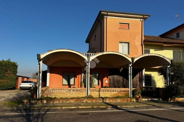 casa indipendente in vendita a San Benedetto Po