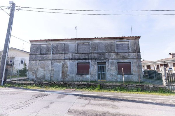 casa indipendente in vendita a San Benedetto Po