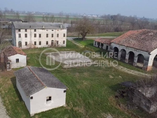 casa indipendente in vendita a San Benedetto Po
