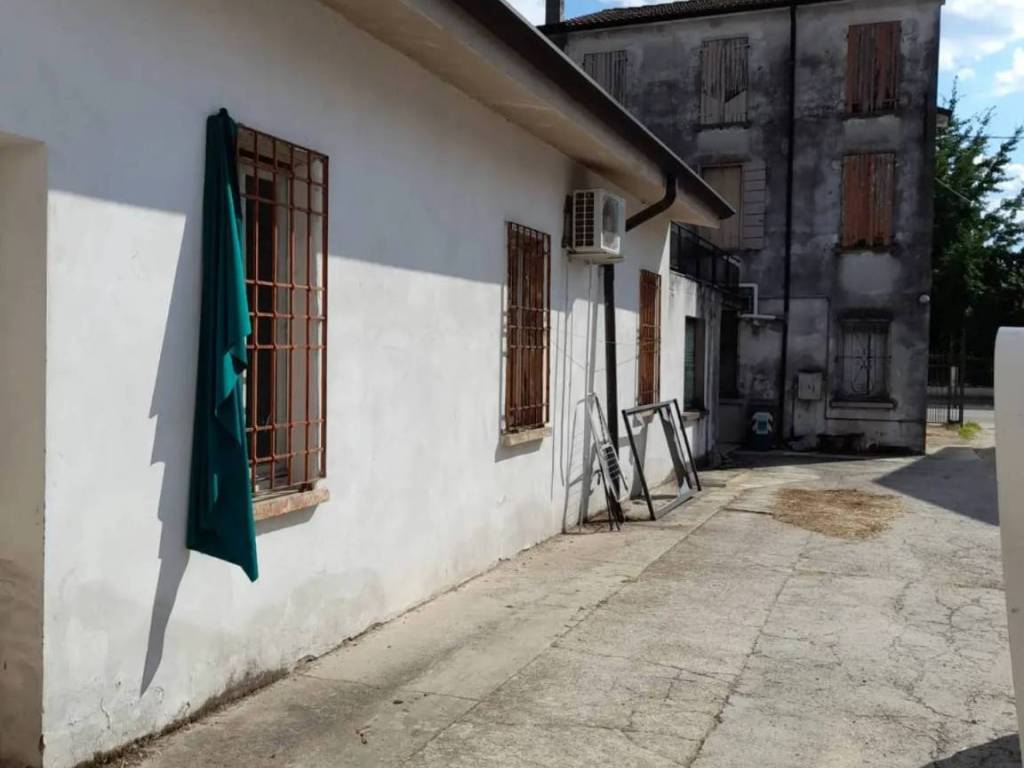 casa indipendente in vendita a San Benedetto Po in zona Zovo