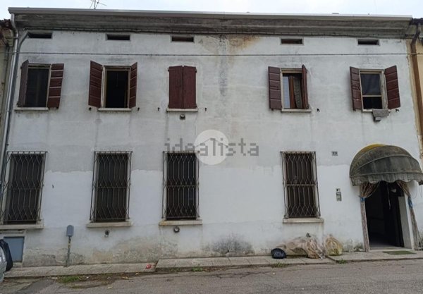 casa semindipendente in vendita a San Benedetto Po