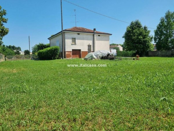casa indipendente in vendita a San Benedetto Po