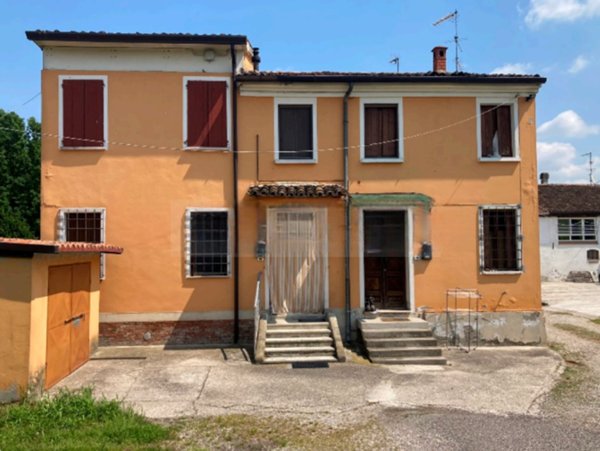casa indipendente in vendita a San Benedetto Po