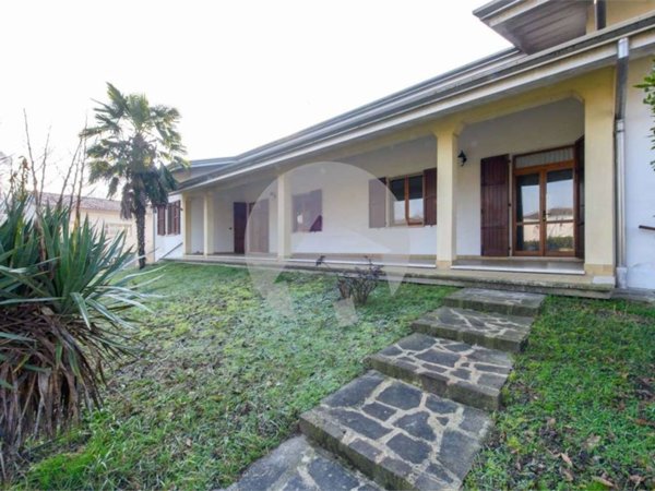 casa indipendente in vendita a San Benedetto Po in zona Portiolo