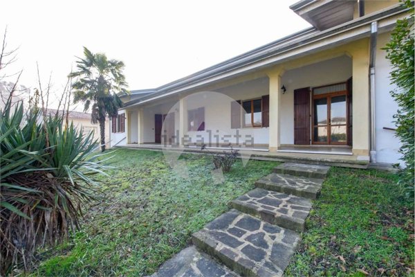 casa indipendente in vendita a San Benedetto Po