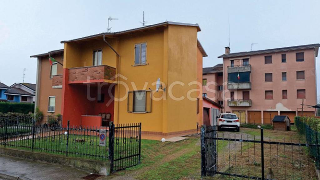 casa indipendente in vendita a San Benedetto Po