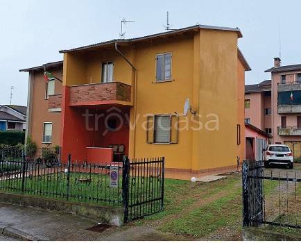 casa indipendente in vendita a San Benedetto Po