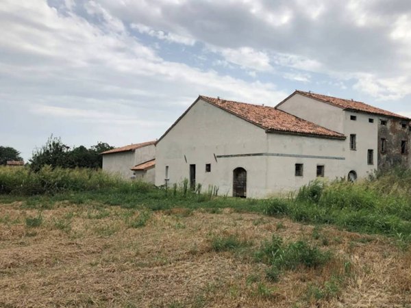 casa indipendente in vendita a San Benedetto Po
