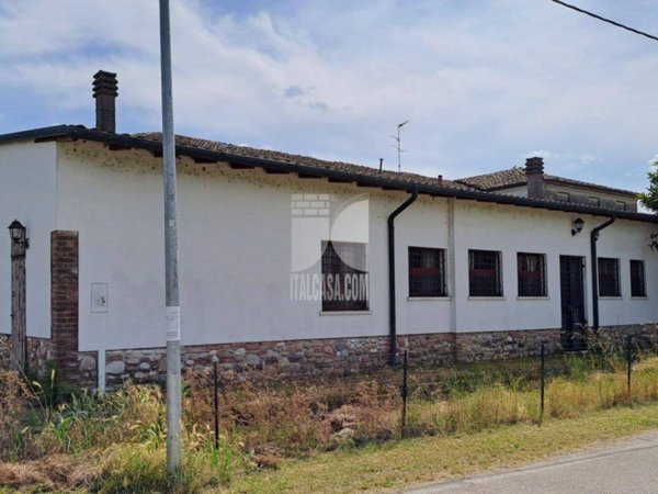 casa indipendente in vendita a San Benedetto Po in zona Portiolo
