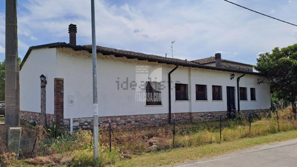 casa indipendente in vendita a San Benedetto Po in zona Portiolo