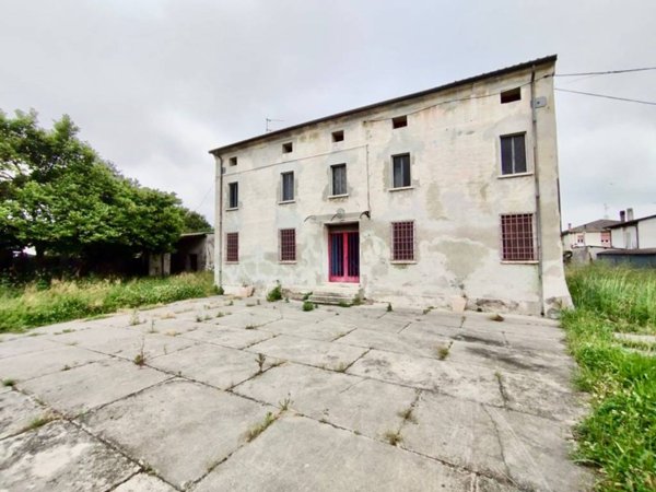 casa indipendente in vendita a San Benedetto Po in zona Gorgo