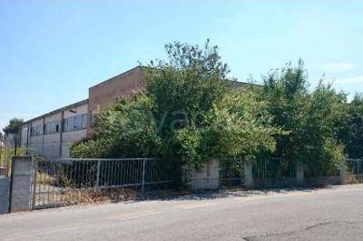 locale commerciale in vendita a San Benedetto Po in zona Bardelle/Camatta