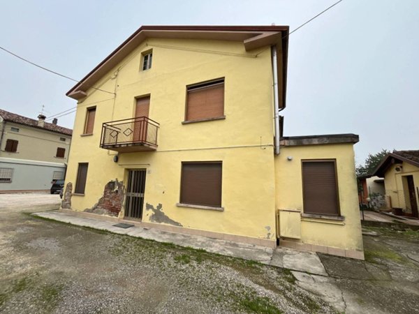casa indipendente in vendita a San Benedetto Po