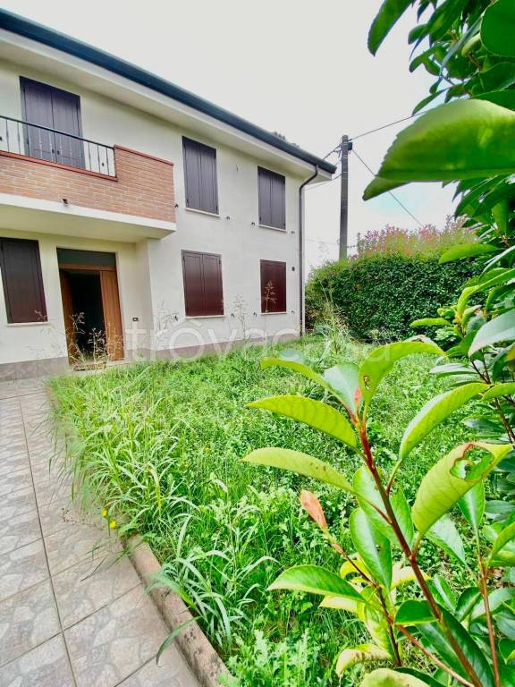 casa indipendente in vendita a San Benedetto Po