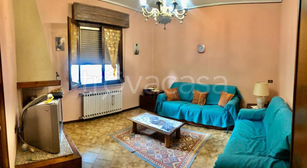 casa indipendente in vendita a San Benedetto Po