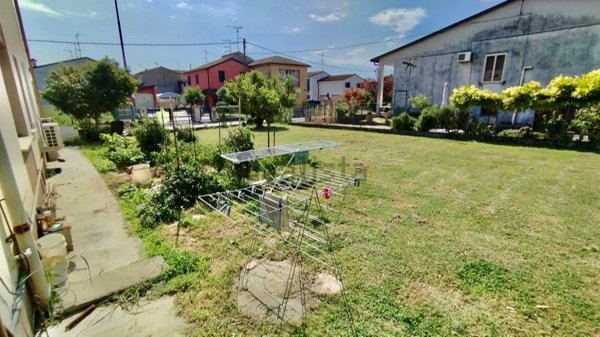 casa indipendente in vendita a San Benedetto Po in zona Gorgo