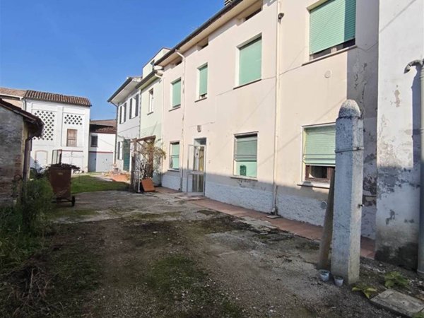 casa indipendente in vendita a San Benedetto Po in zona Portiolo