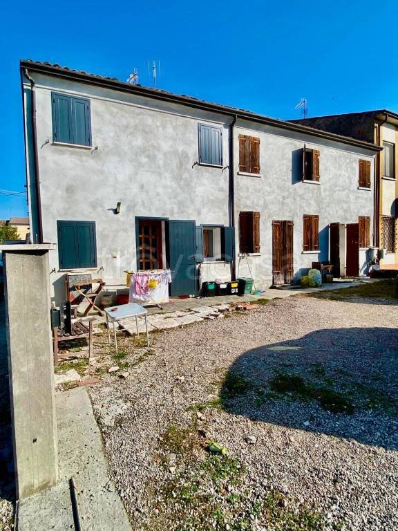 casa indipendente in vendita a San Benedetto Po in zona Gorgo