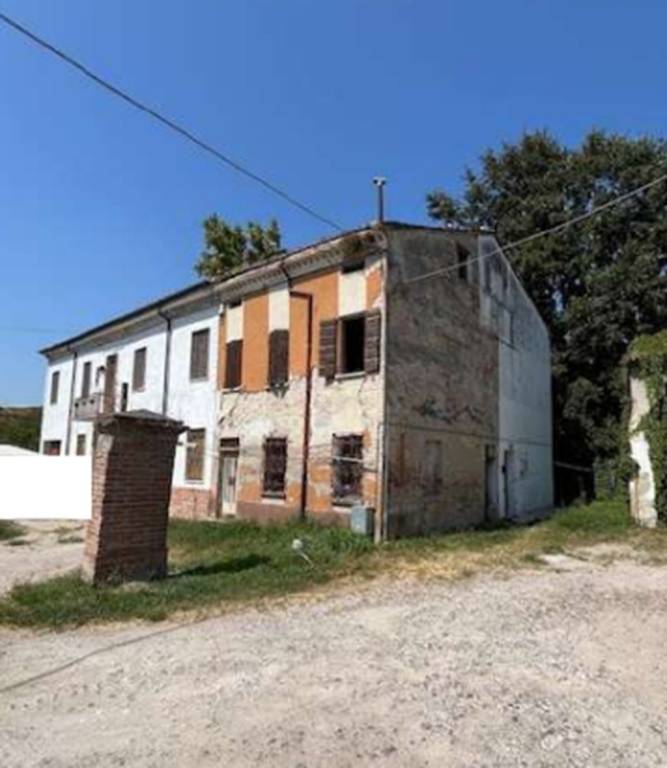 casa indipendente in vendita a San Benedetto Po in zona Portiolo