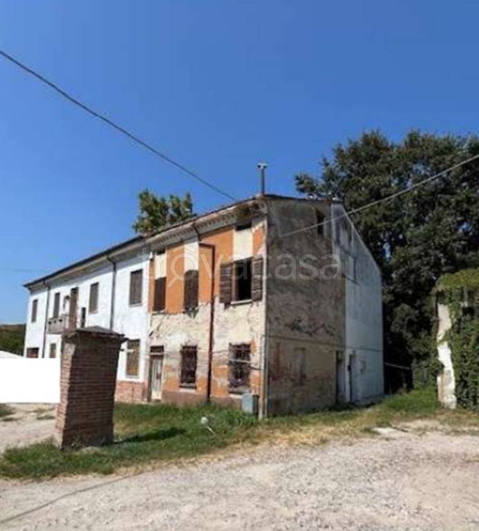casa indipendente in vendita a San Benedetto Po in zona Portiolo