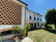 casa indipendente in vendita a San Benedetto Po